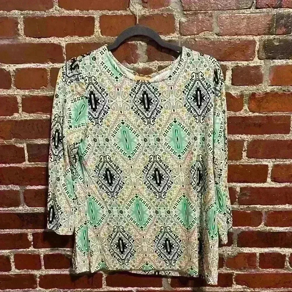 Ruby Road Stretchy Patterned Top - Size Medium